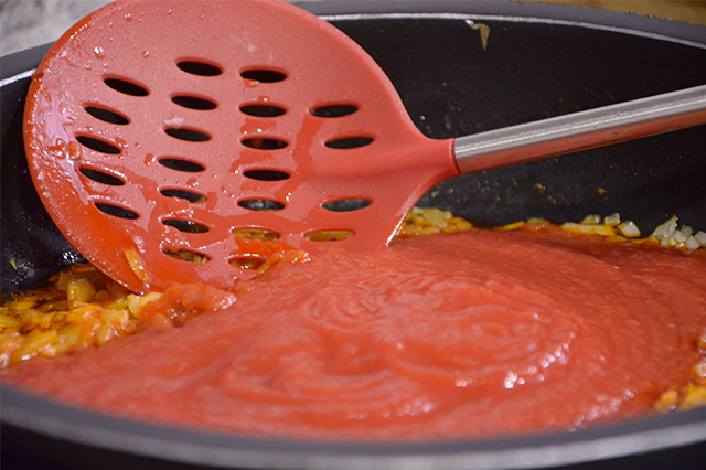 Receta de albóndigas con tomate triturado